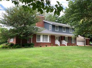 850 Pool Ct, Canton, IL 61520