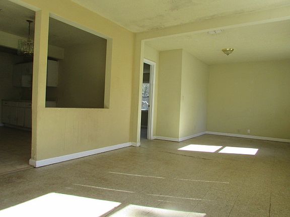4th image of 3533 Crassia St
