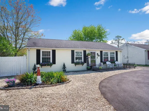 707 Biscayne Dr, Forked River, NJ 08731