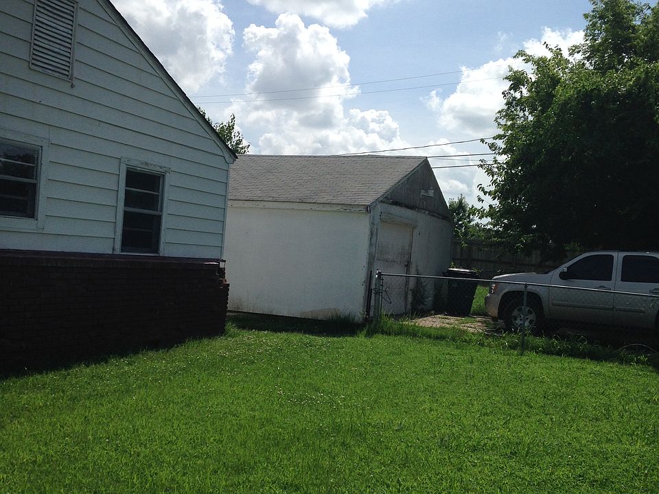 2nd image of 1546 N Florence Ave