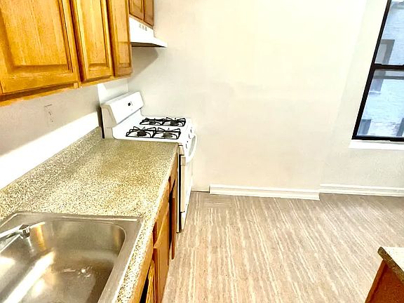 5th image of 2234 Ocean Ave