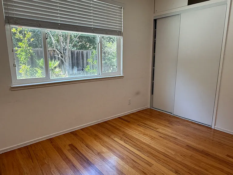 1067 Belvedere Ln — Photo 12