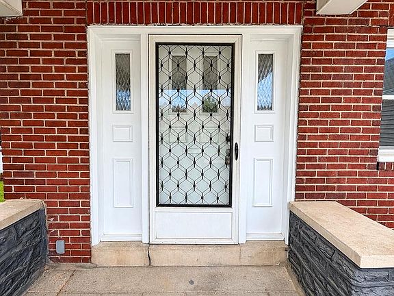 4th image of 523 Geneva Ave