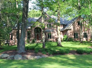 8458 Cedar Hills Dr, Dexter, MI