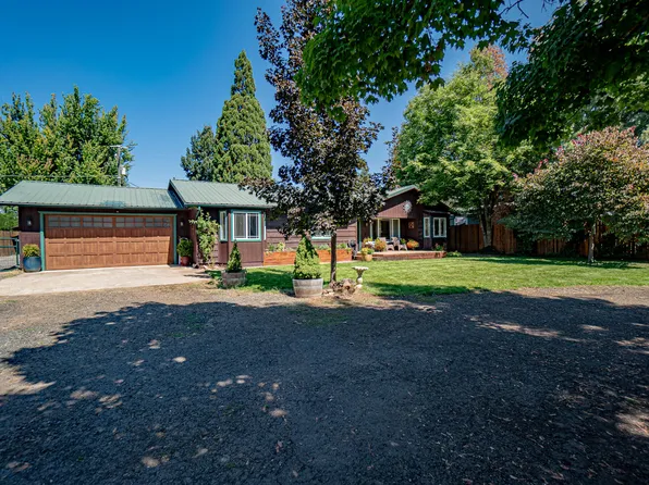 243 South St, Butte Falls, OR 97522