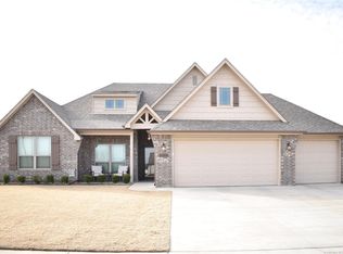 22914 E 104th St S, Broken Arrow, OK 74014