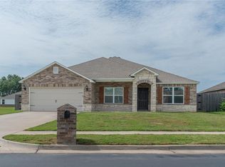 1001 Colhurst Ln, Claremore, OK 74019