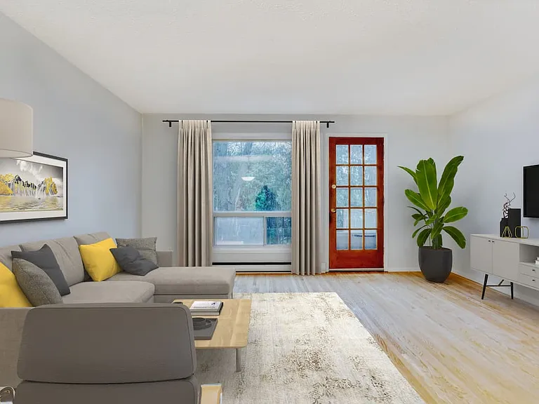 85 Henderson Ave — Photo 3