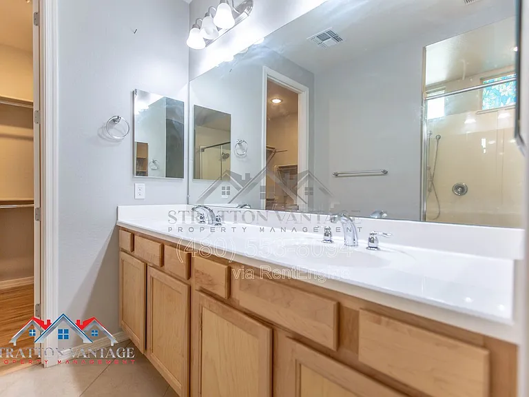 15244 W Moreland St — Photo 22