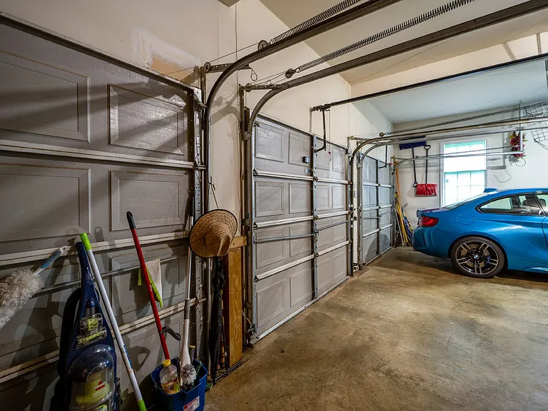 1115 Amanda Dr — Photo 5