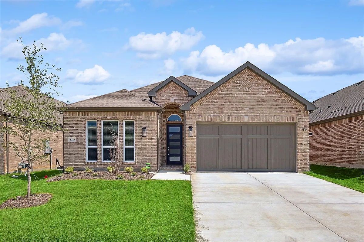 Building Photo - 6249 White Creek Dr