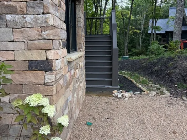 68 Noble Crest Trl, Glenville, NC 28736