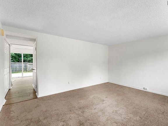 5th image of 9428 Tracey Lynne Cir