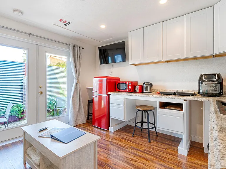 515 Mountain View Ave #D — Photo 17
