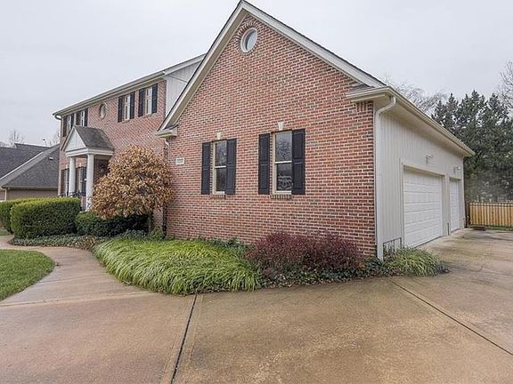 3rd image of 12118 Walnut Ct