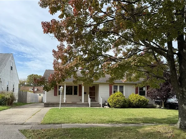 2800 Norma St, Cuyahoga Falls, OH 44223