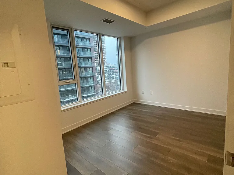 35 Tubman Ave E #823 — Photo 5
