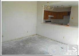4th image of 941 Fairbanks Cir