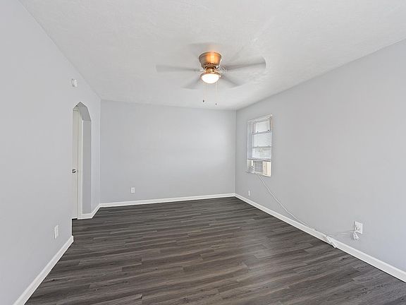 5th image of 2739 Orland Ave #2