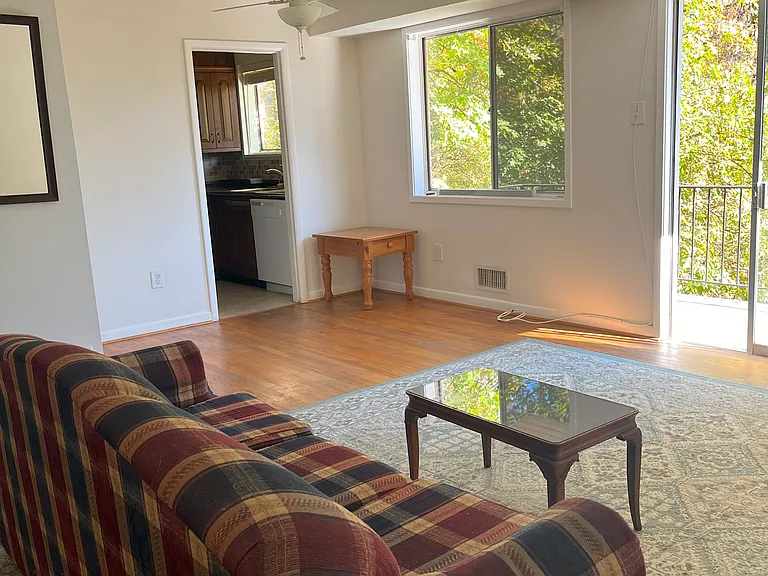 10518 Weymouth St #103 — Photo 1