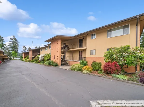 1400 SE Lava Dr APT 23, Milwaukie, OR 97222