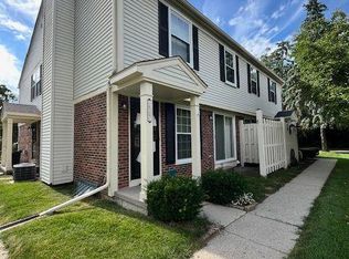1424 Hidden Meadows Dr E UNIT C, Walled Lake, MI