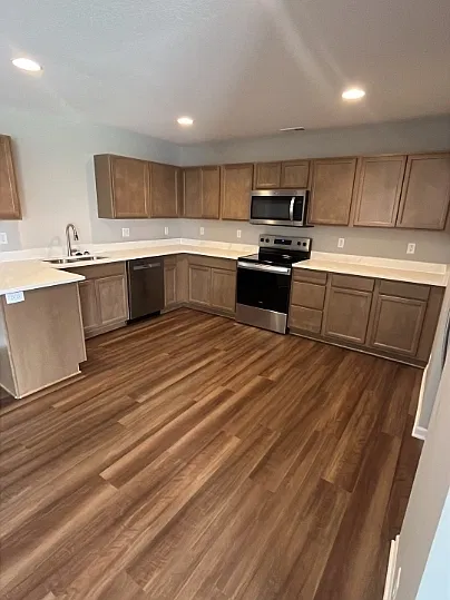 1092 Pebblecreek Dr — Photo 1