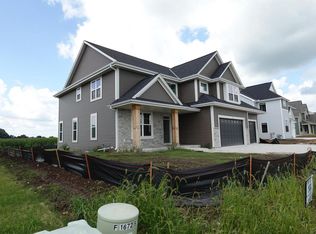 1682 Switchgrass St, Oconomowoc, WI 53066