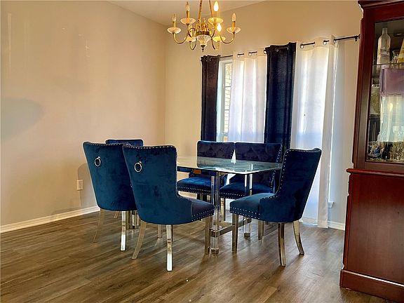 4th image of 3604 W Beech Dr