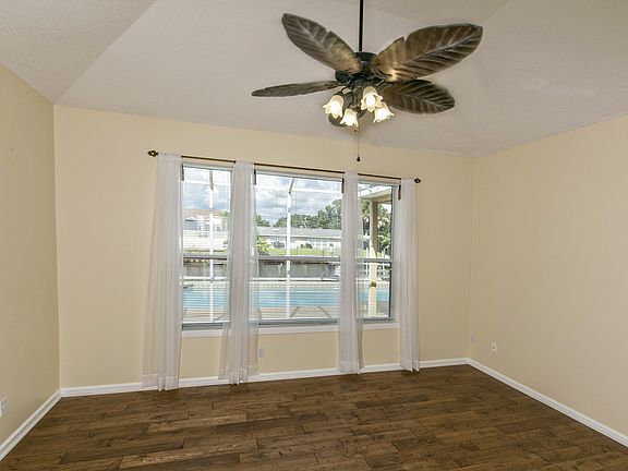 5th image of 4402 Seabreeze Dr