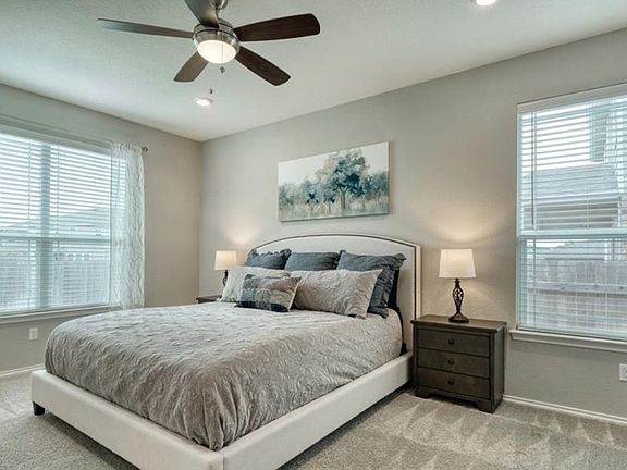 3rd image of 109 Muenster Dr