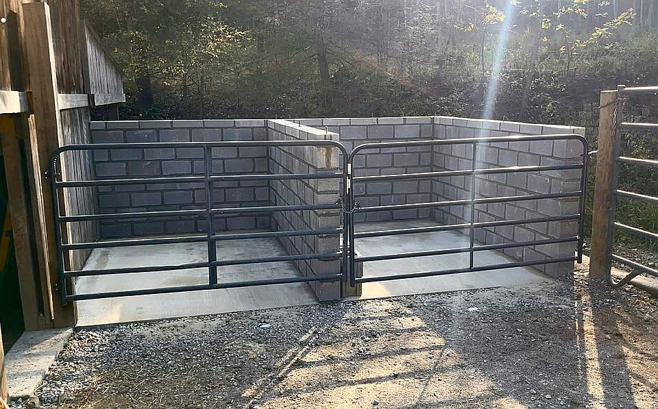 19th image of 587 Point Rd