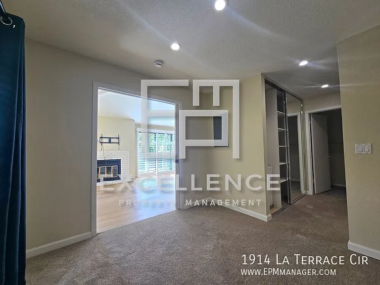 1914 La Terrace Cir — Photo 6