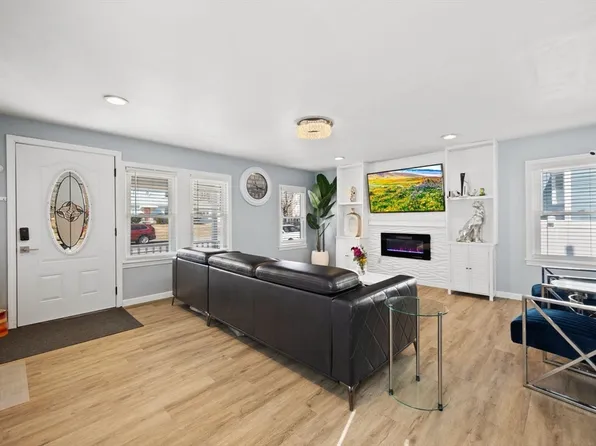 227 Myrtle St, Rockland, MA 02370