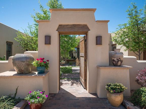 2nd image of 3 Silver Mesa Cir