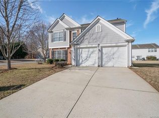 7617 Eurostar Dr, Charlotte, NC 28213