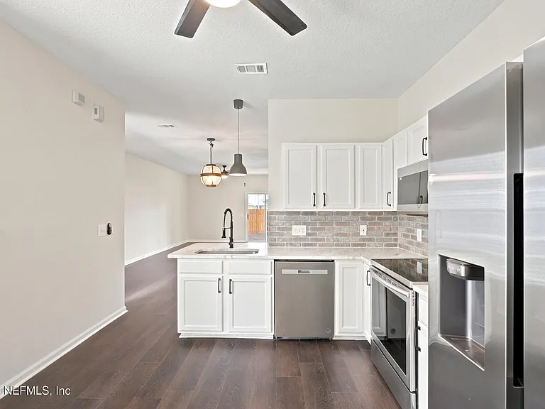 577 Scrub Jay Dr — Photo 8