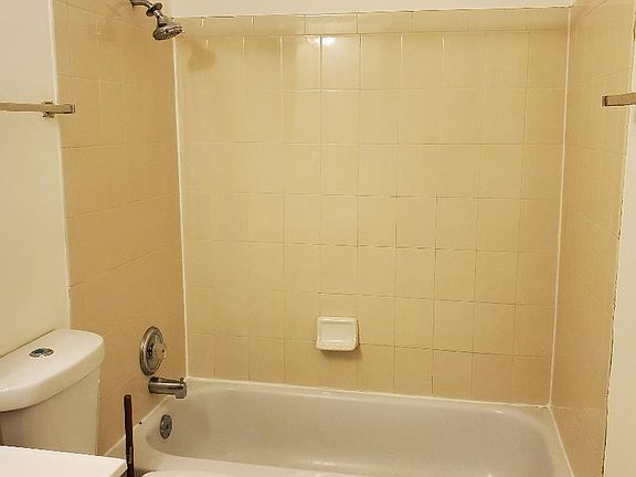 3rd image of 675 Heritage Dr Unit 7-306