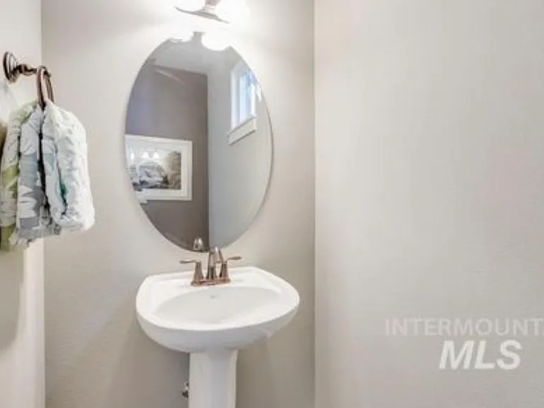 2251 S Amy Ave — Photo 11