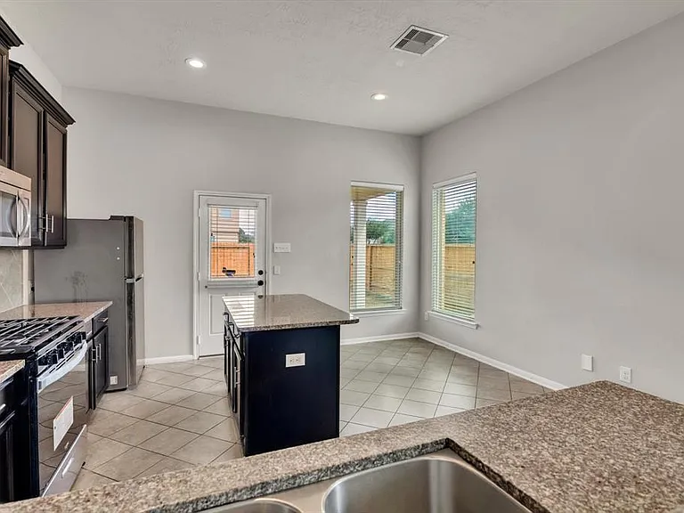 8110 Heartbrook Field Ln — Photo 10