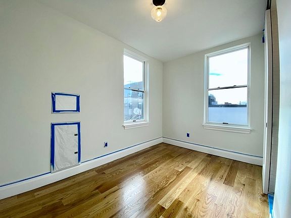 4th image of 232 Tompkins Ave #F1