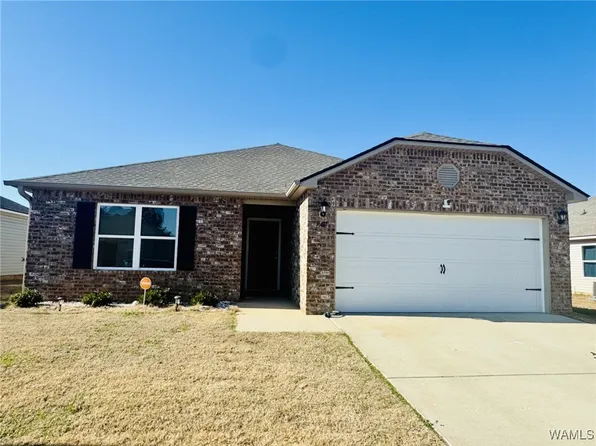 16417 Creek Dr, Moundville, AL 35474