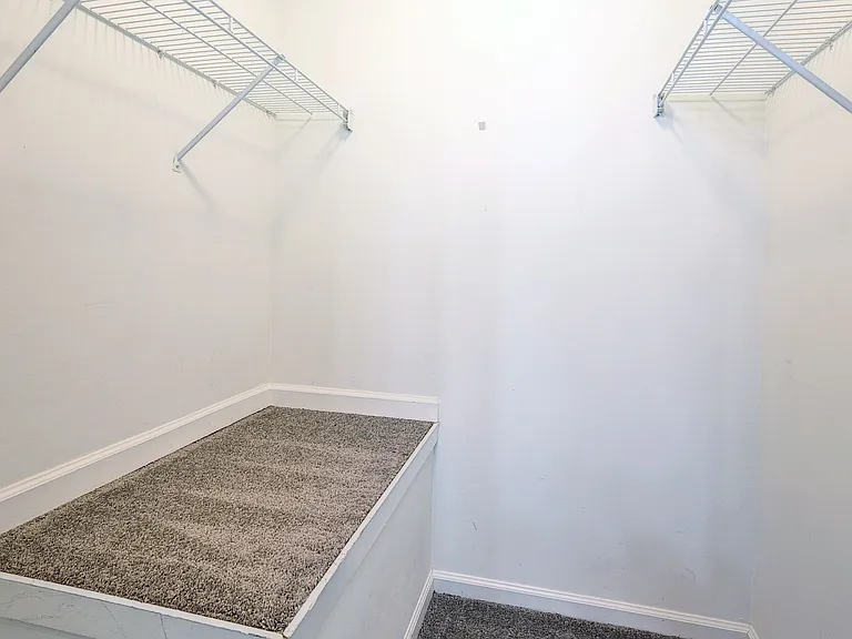 12928 Daybreak Cir — Photo 21