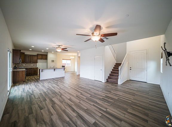 5th image of 188 Sylvia Ct