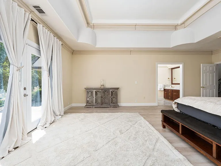 14215 Killarney Dr — Photo 46
