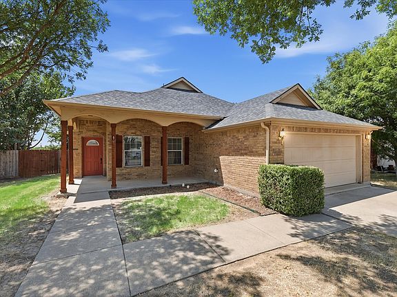 3rd image of 3003 Lake Ridge Dr