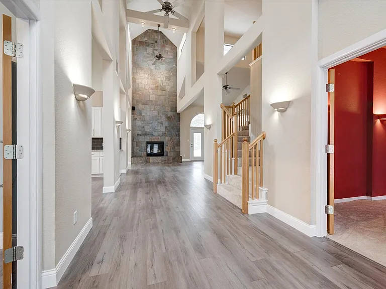 2420 Fawkes Ln — Photo 8