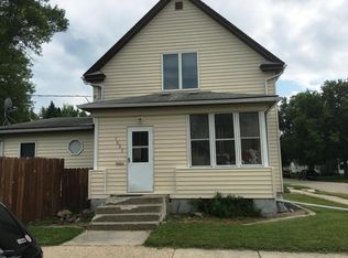 1002 Johnson St, Albert Lea, MN 56007