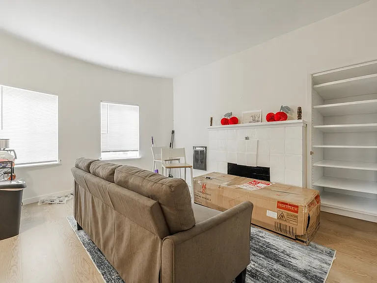 2410 Dana St #C — Photo 2