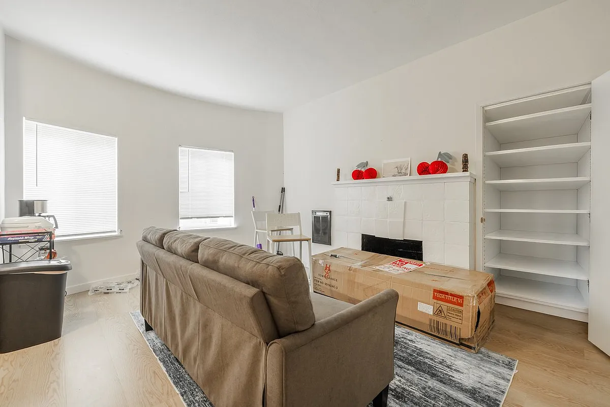 Building Photo - 2410 Dana St #C